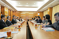 The delegation from Taiwan Central University meets with CUHK representatives
